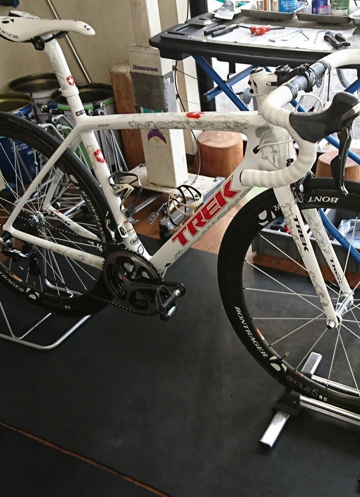 TREK MADONE マドン ロードバイクのオーバーホール作業