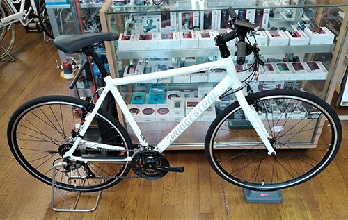 クロスバイク | クロスバイク 700c(約28インチ)/ホワイト(白) シマノ21段変速 軽量 重さ11.2kg (HEBE) ヘーべー CAC024 : クロスバイク 700c（約28インチ）⁄ホワイト(白) シマノ